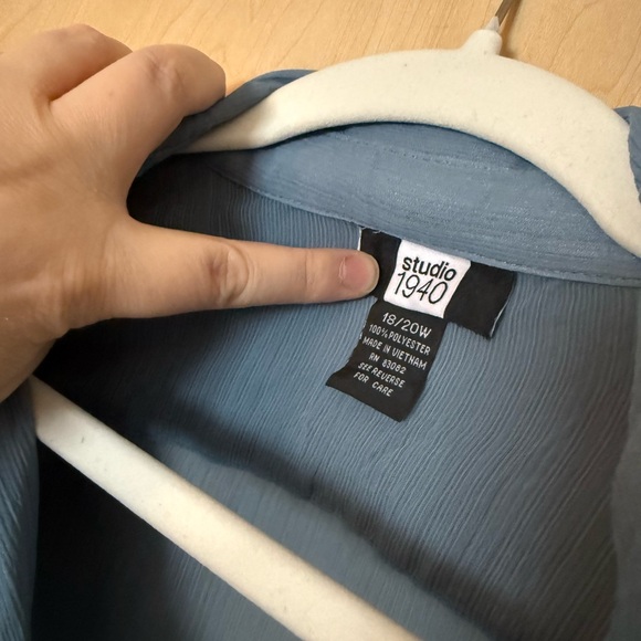 Studio 1940 Vintage Ruffle Detail Blouse - Picture 3 of 5